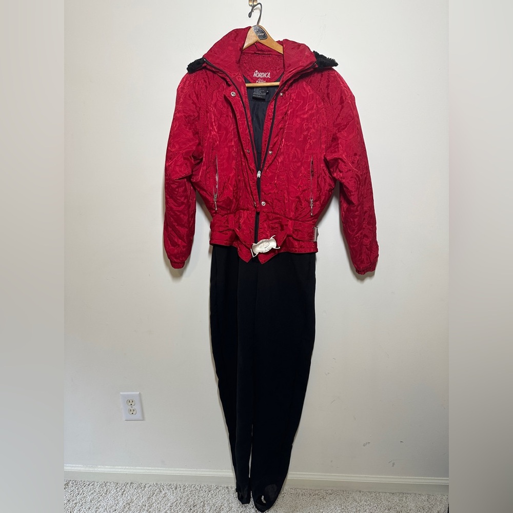 Nordica Altia Vintage 80’s-90’s Woman’s Ski suit/snowsuit Size 10 Red And Black